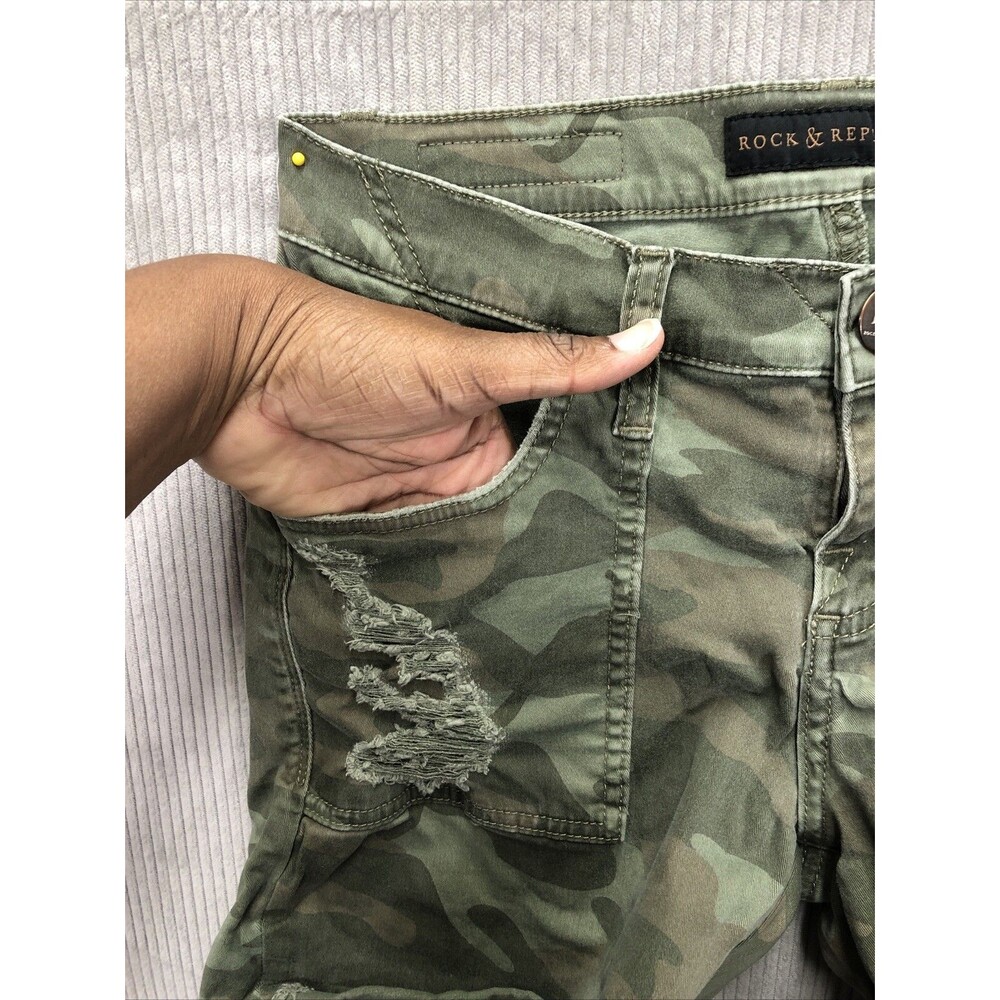 Rock Republic Women Cut Off Shorts Size 4 Camouflage Factory Destroyed - Picture 9 of 14
